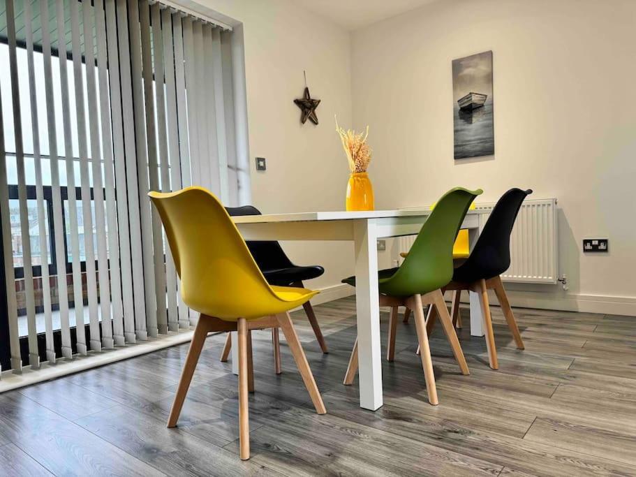 Сasa de vacaciones Driftwood - Town House With Sea Views And Balconies Hornsea